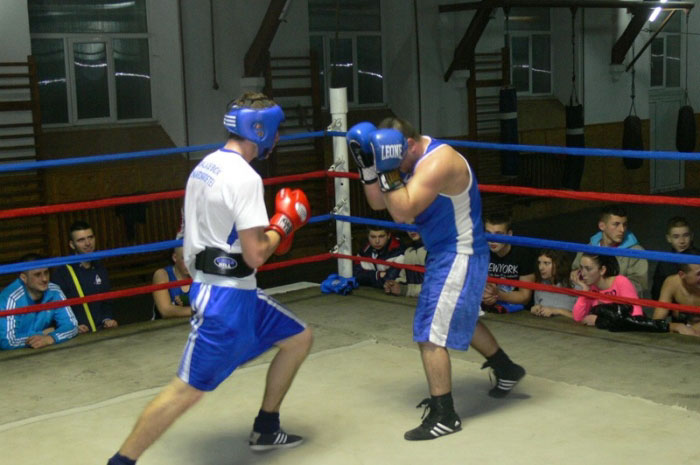 Sparring între boxerii de la CSM și cei de la BC «Bute» Pechea