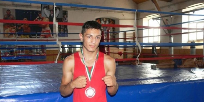 Trei pugilişti brăileni participă la naţionalele de box pentru tineret