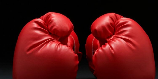 Soare şi Velicu luptă astăzi pentru medalii la naţionalele de box pentru tineret
