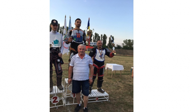 Adrian Gheorghe şi-a păstrat titlul naţional la dirt track